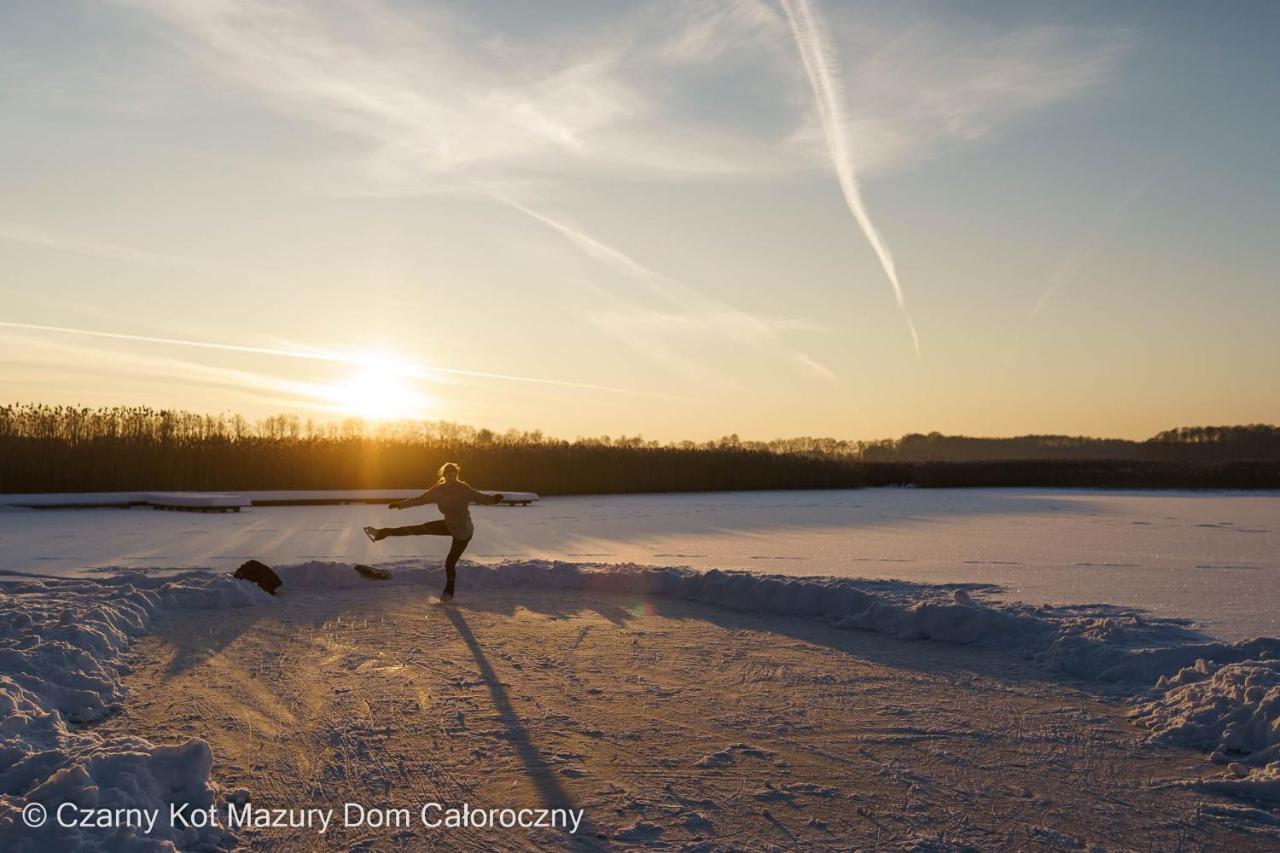 Czarny Kot Mazury Dom Caloroczny Villa Malkinie ภายนอก รูปภาพ
