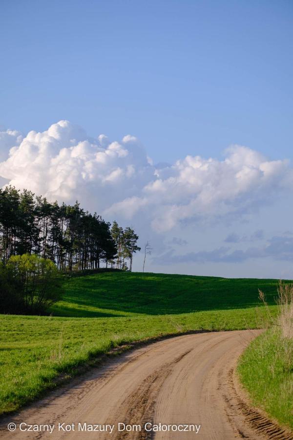 Czarny Kot Mazury Dom Caloroczny Villa Malkinie ภายนอก รูปภาพ