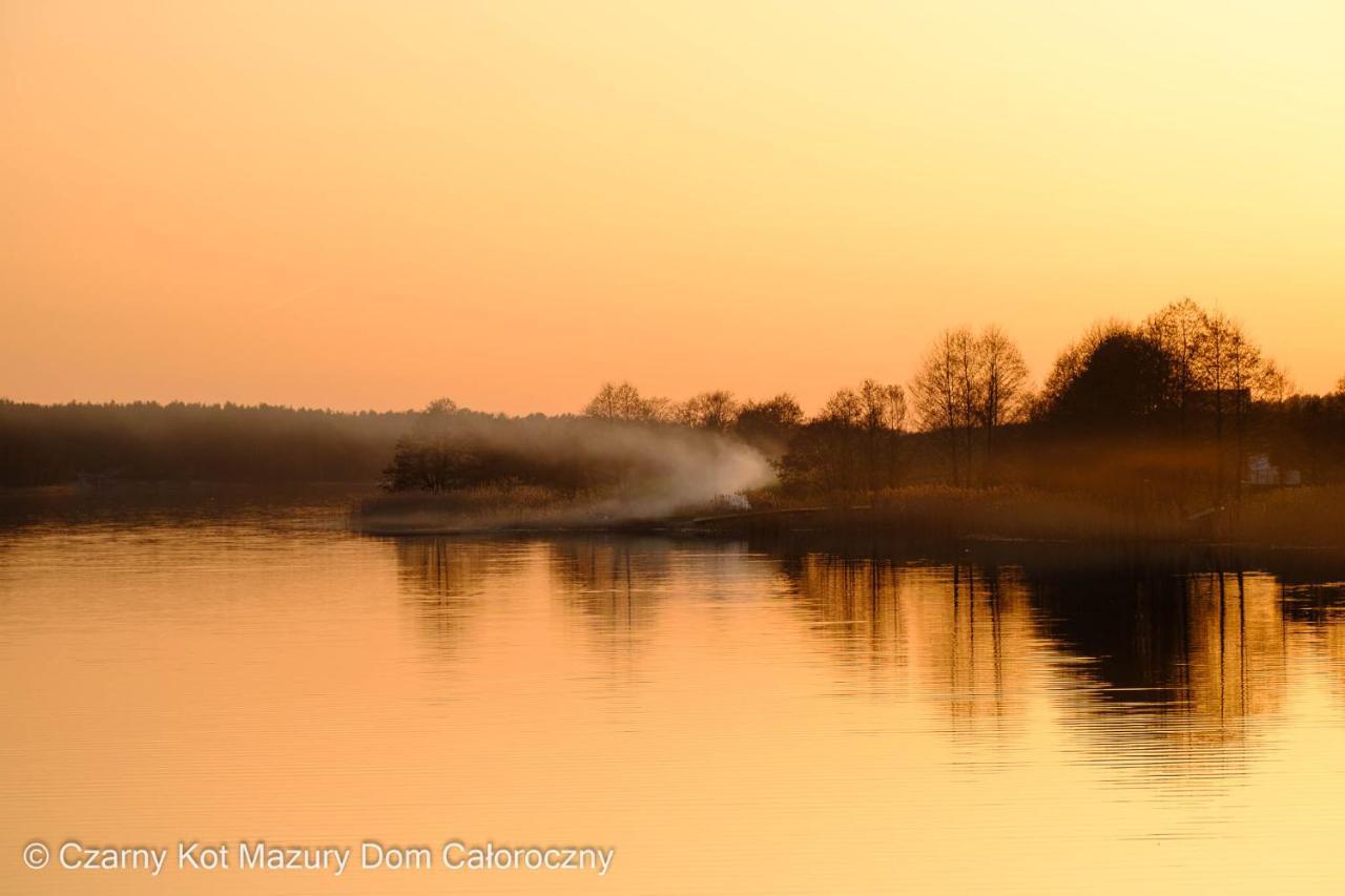 Czarny Kot Mazury Dom Caloroczny Villa Malkinie ภายนอก รูปภาพ